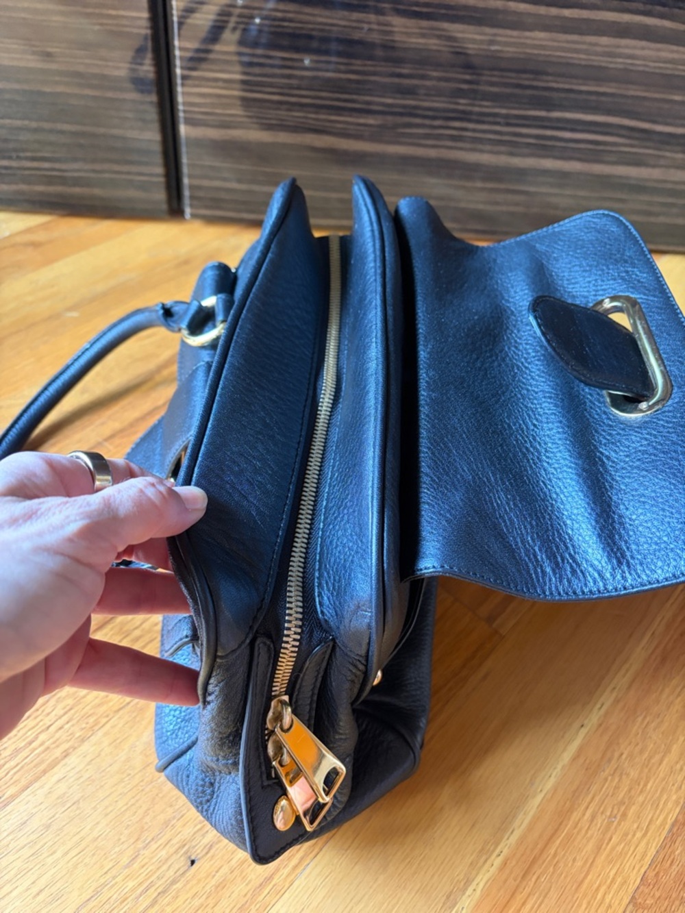 Like new! Anne Klein Black Pebble Leather Satchel Handbag with Gold Hardware - Picture 7 of 10